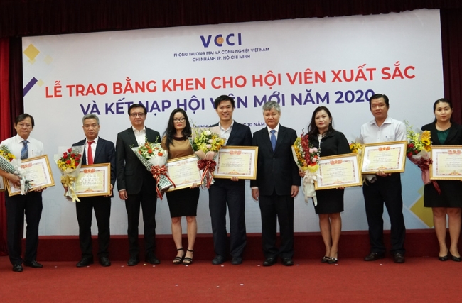 DUY TÂN THUỘC "TOP 30 HỘI VIÊN XUẤT SẮC 2020" - VCCI