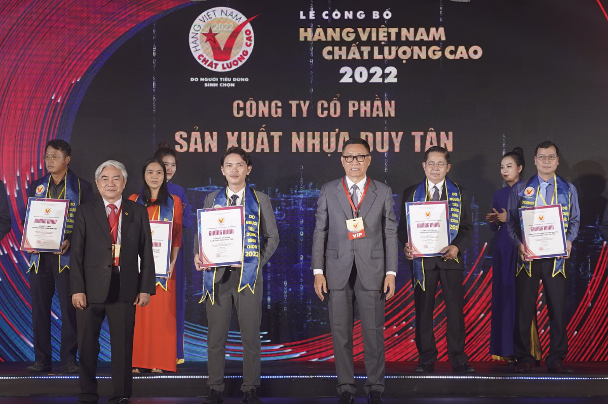 DUY TÂN 26 NĂM LIỀN ĐẠT CHỨNG NHẬN HVNCLC ️