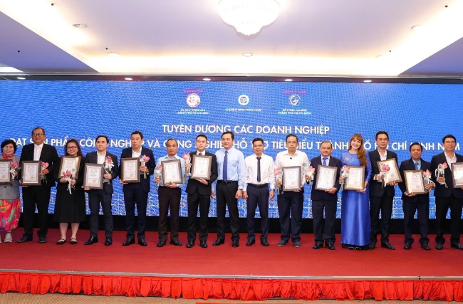 PALLET NHỰA LÕI THÉP TỰ HÀO LÀ "SẢN PHẨM CÔNG NGHIỆP VÀ CÔNG NGHIỆP HỖ TRỢ TIÊU BIỂU"