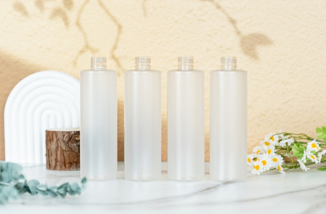 CHAI PET SƯƠNG MỜ - GIẢI PHÁP BAO BÌ ĐỘC ĐÁO VÀ THẨM MỸ