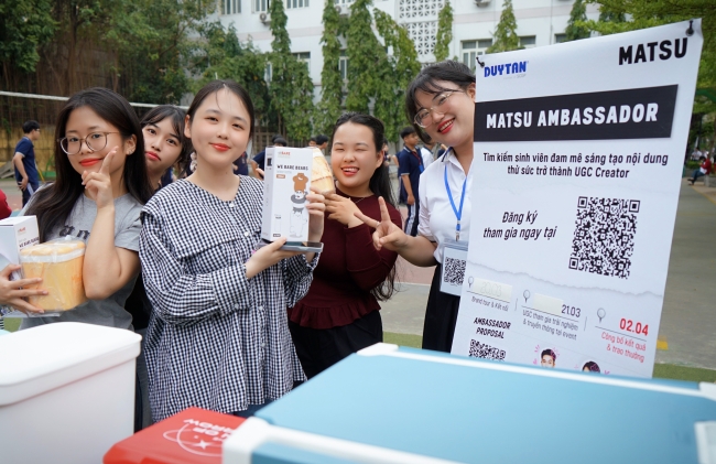 SINH VIÊN HÀ NỘI “ĐỔ XÔ” CHECK-IN CAMPUS TOUR CỦA NHỰA DUY TÂN & MATSU: CHƠI VUI, NHẬN QUÀ, MỞ RA CƠ HỘI LÀM MARKETING THỰC TẾ