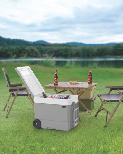 LUGO Wheeled Cooler